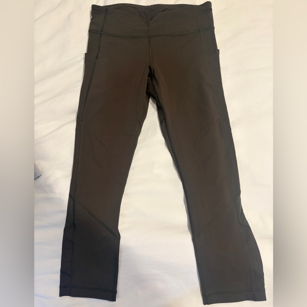 Lululemon Athletica Olive Green Pace Rival Running Leggings Cropped SZ 6